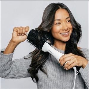 Double Duty Hair Dryer & Volumizing Hot Air Brush